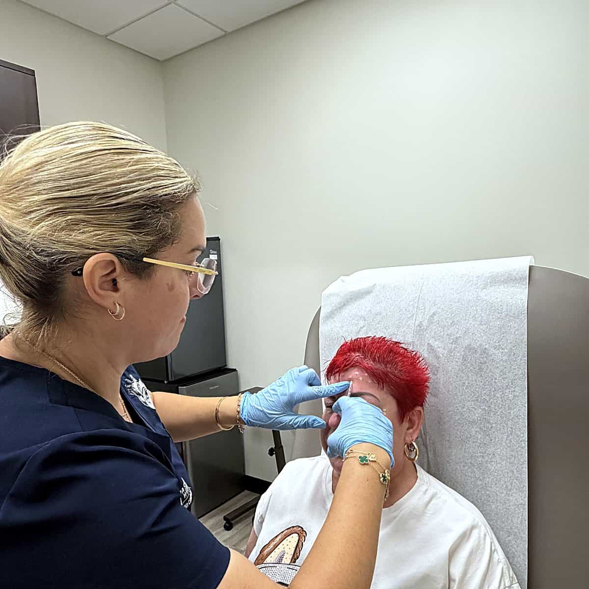 Aesthetic medicine treatment performed by a PassQual Health clinician